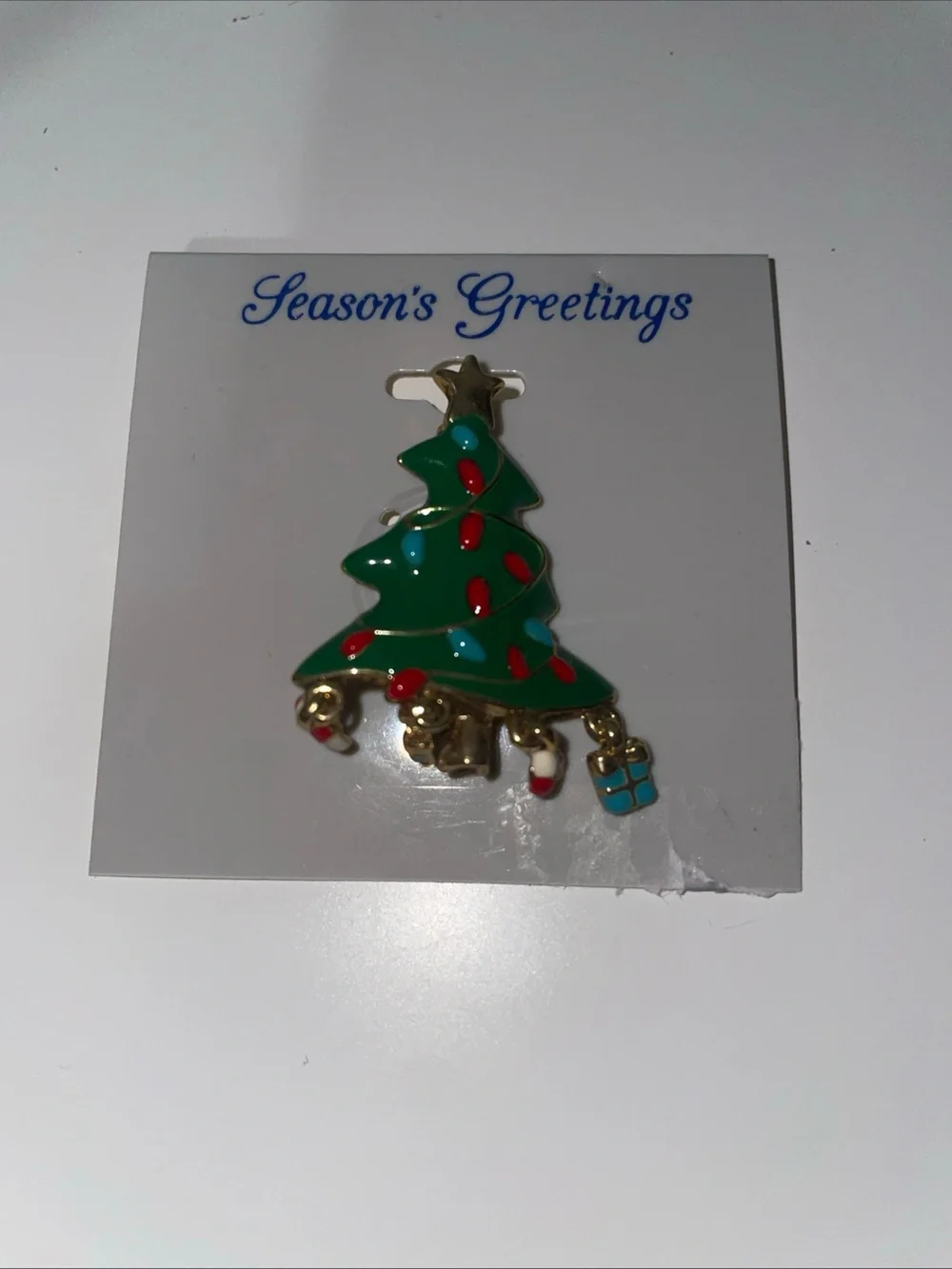 Kohls New With Tag Clip On seasons greetings christmas tree Brooch Green
